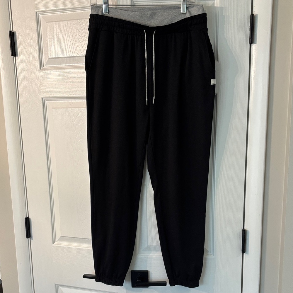Vuori Women's Black Heather Joggers
